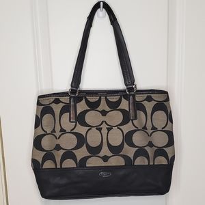 Coach purse and matching wristlet